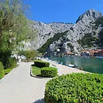 Mitra Zonata Pink * Omiš