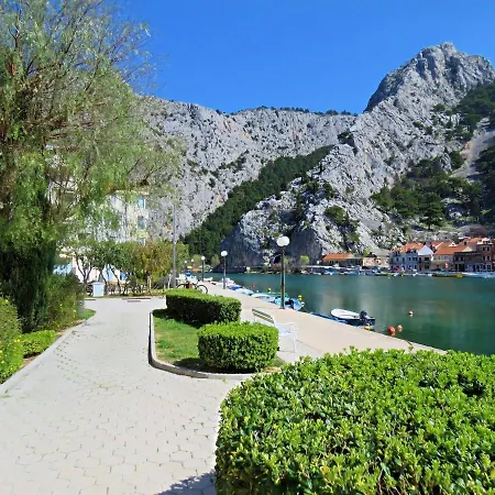 Mitra Zonata Pink * Omiš