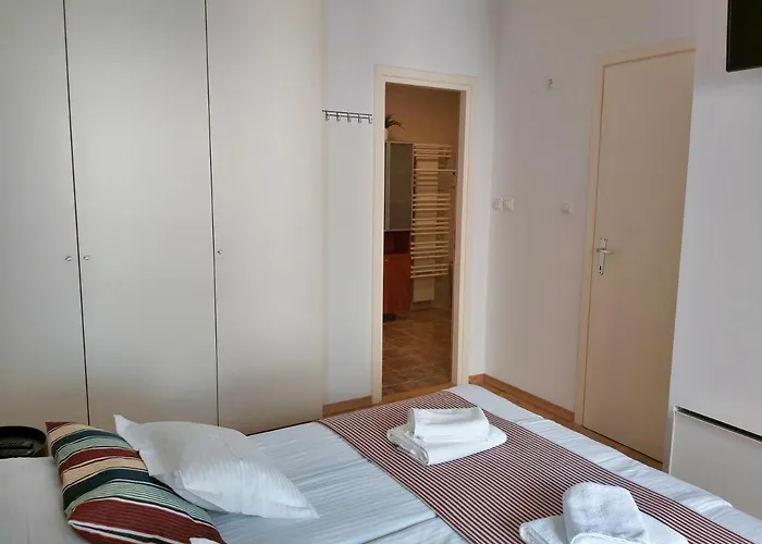 Mitra Zonata Pink * Omiš