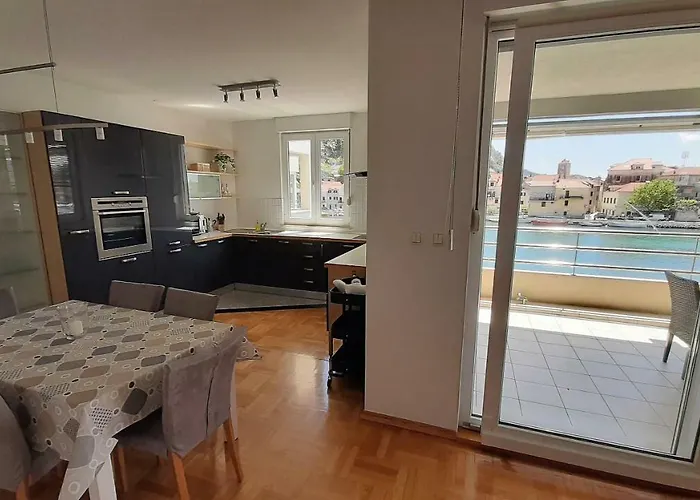 Mitra Zonata Pink Daire Omiš