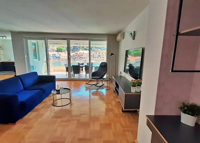 Mitra Zonata Pink Daire