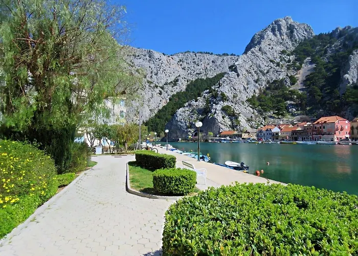 Mitra Zonata Pink * Omiš